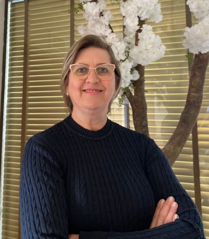 Sandra Beatriz Leitão — Serviços Gerais